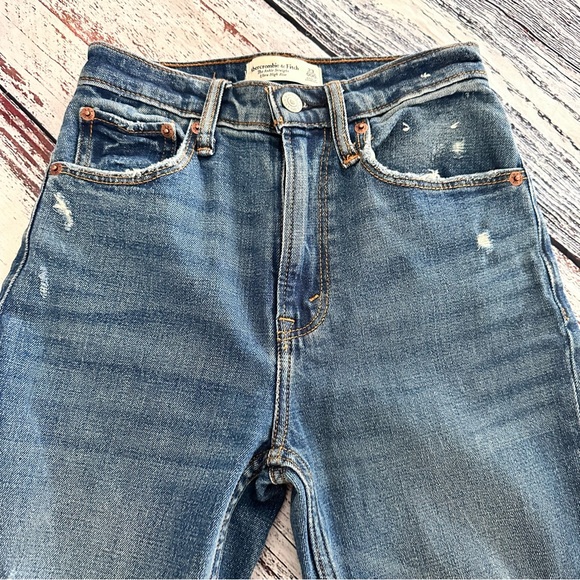 Abercrombie & Fitch The Ankle Straight Ultra High Rise Jeans - Picture 6 of 7